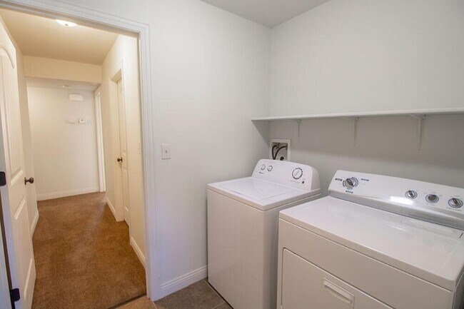 Building Photo - 4612 Dehaven Dr