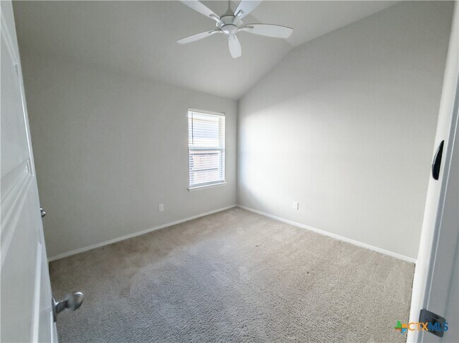 Building Photo - 139 Lyndon Dr