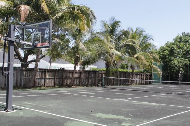 Building Photo - 18455 SW 80th Ave