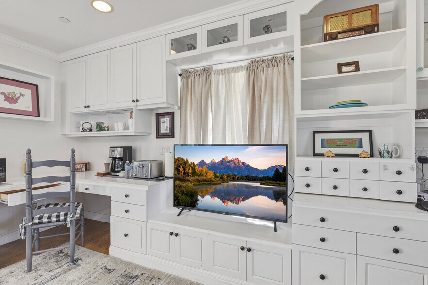 Building Photo - 4178 Ince Blvd