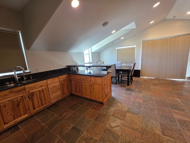 Building Photo - 3209 Silver Fox Dr