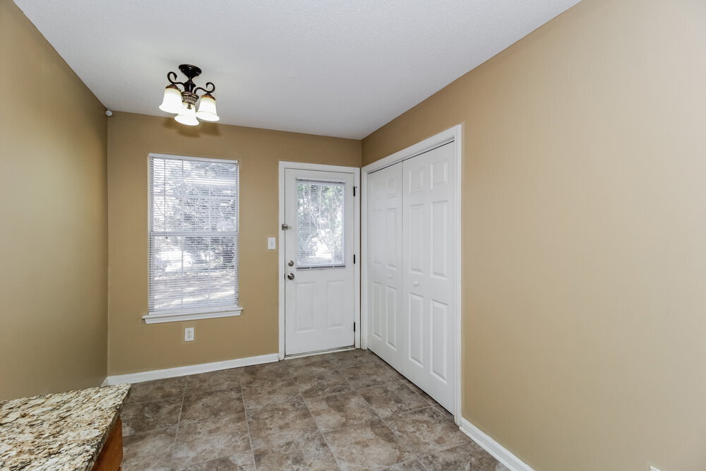 Building Photo - 1531 Wembley Dr