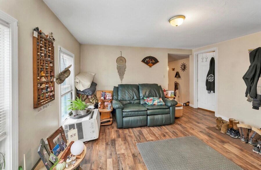 Building Photo - 106 Messer St