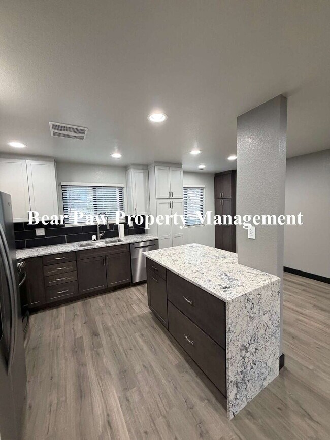 Building Photo - Spacious 2-Bed, 2-Bath Condo Retreat in Evergreen, CO!"