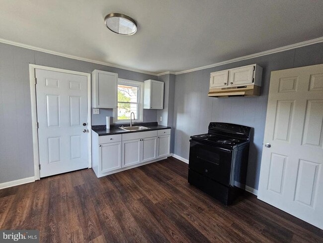 Primary Photo - 917 N Queen St