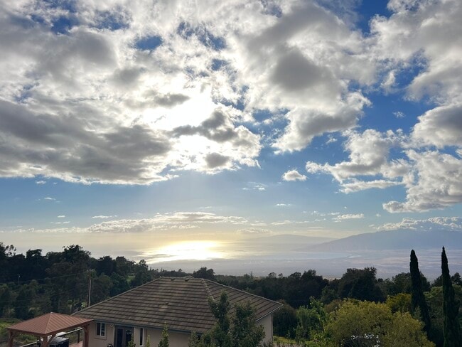 Ocean views with Lanai in the backdrop - 1360 Kekaulike Ave