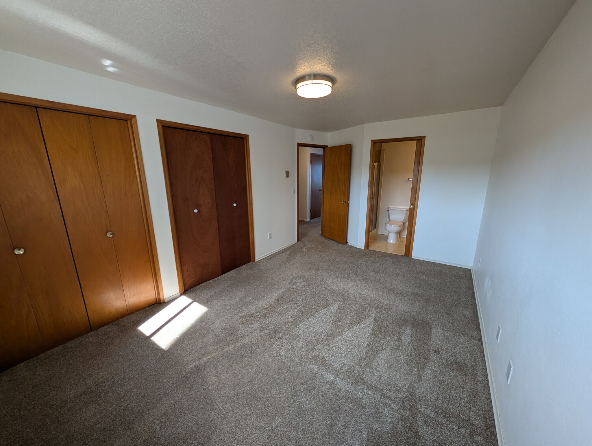 Building Photo - 250 Beach Pl