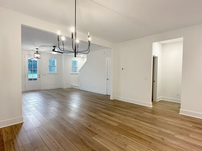 Building Photo - Luxury Townhome in Midtown Nexton