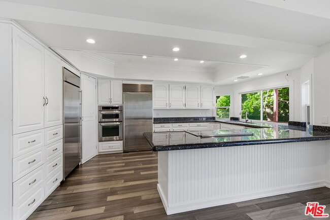 Building Photo - 1301 Angelus Ave