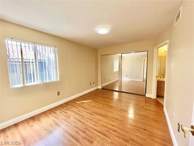 Building Photo - 7950 W Flamingo Rd