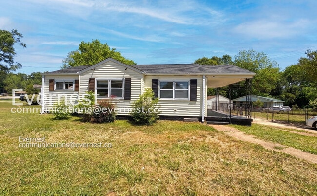 Building Photo - 200 Woodward Dr