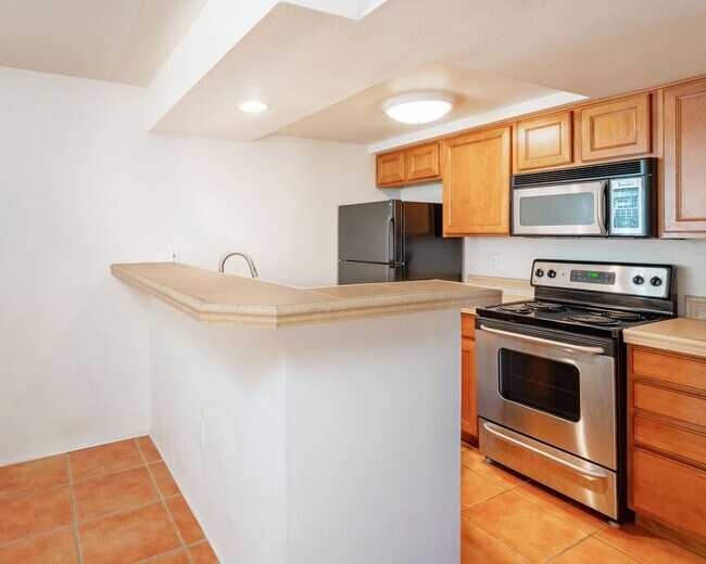 Building Photo - 2210 Miguel Chavez Rd