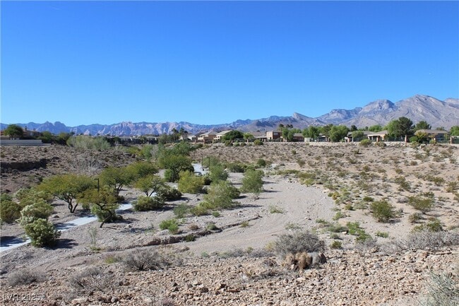 Building Photo - 733 Chase Tree St