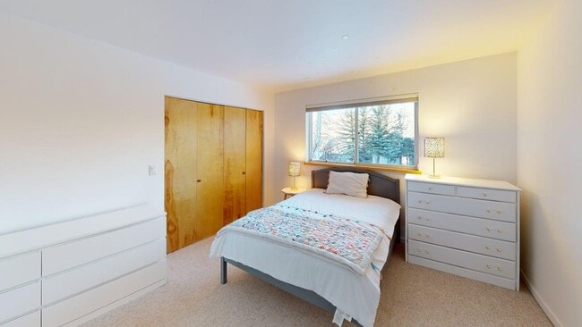 Building Photo - 11 Russell Trail