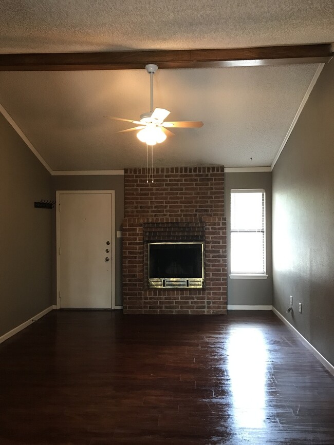 Building Photo - Affordable 3 bedroom in the Wylie district!