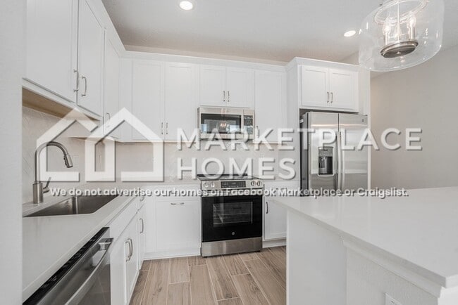 Building Photo - 7678 Deer Vly Cir