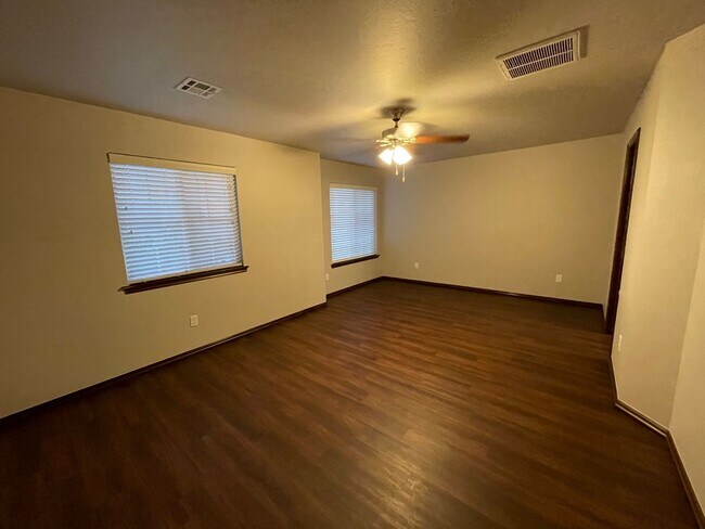 Building Photo - 6923 Mayberry Ln