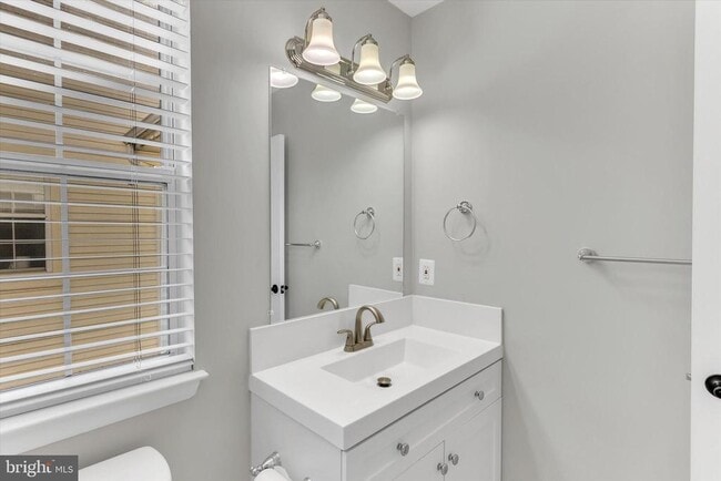 Building Photo - 9411 Royal Bonnet Terrace