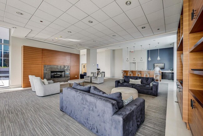 Building Photo - 1629 S Prairie Ave