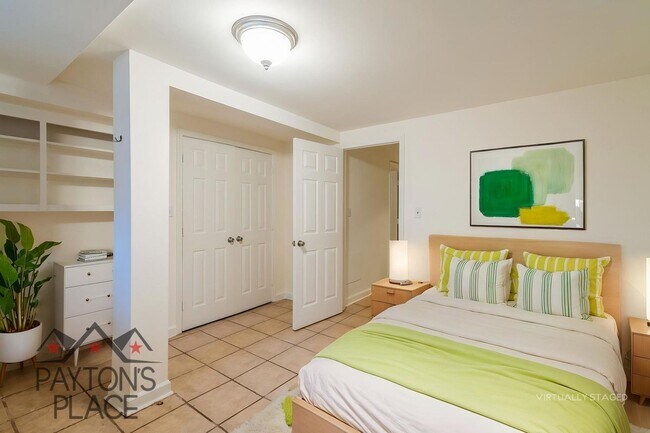 Building Photo - Renovated English Basement in U St area