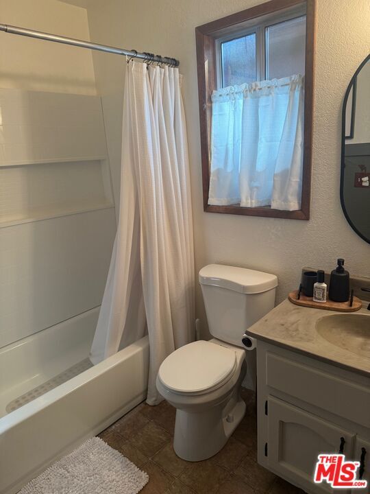 Building Photo - 42810 Willow Ave