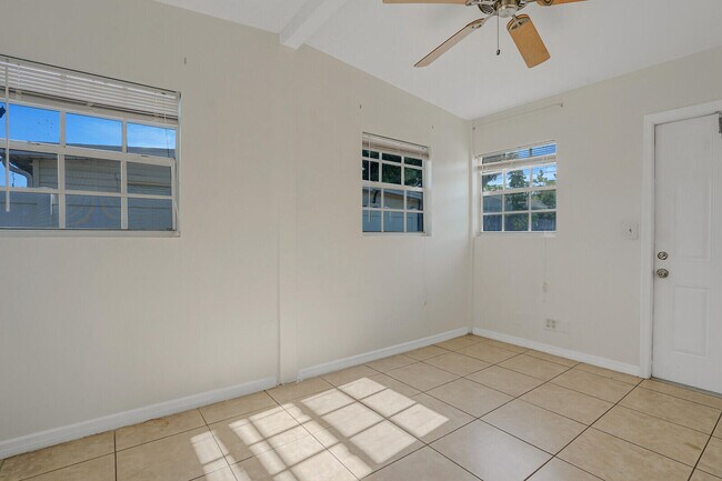 Building Photo - 1828 Maypop Rd