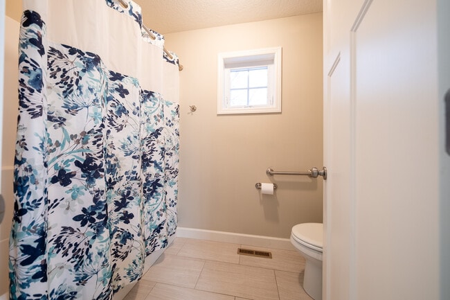 Building Photo - 5029 Hankerson Ave