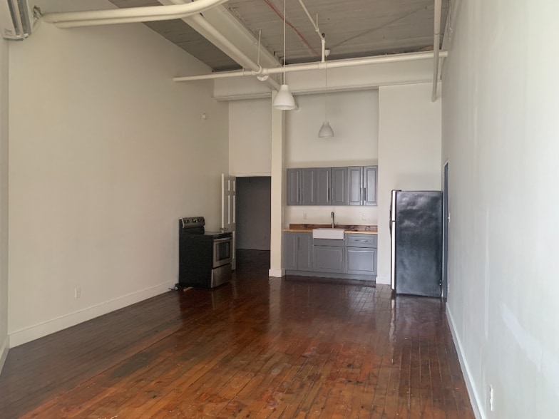 Building Photo - 1415 Kemper St