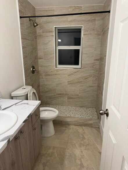 Building Photo - 5204 Coronado Pky