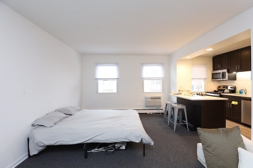 Building Photo - 520 Aldine