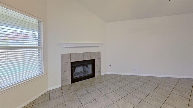 Building Photo - 903 Lantana Dr