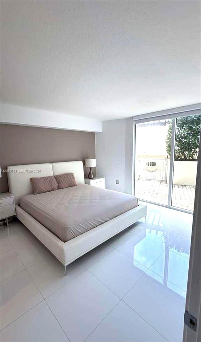Building Photo - 200 Sunny Isles Blvd
