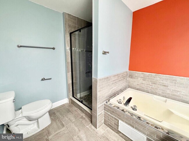 Building Photo - 37 Richards Rd