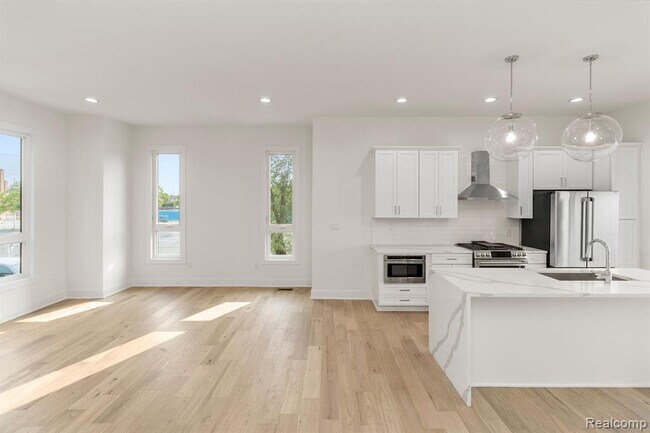 Building Photo - 2037 11th St