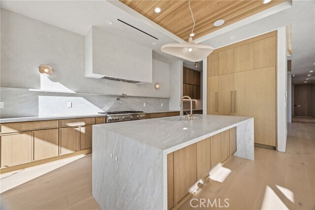 Building Photo - 4827 Stansbury Ave