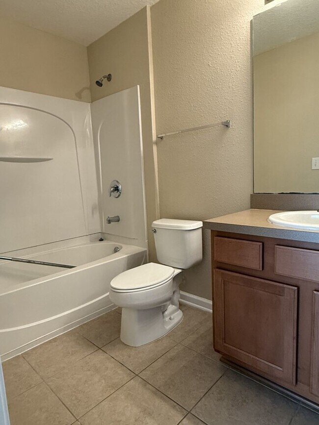 Building Photo - Move-in ready in Fleming Island Plantation