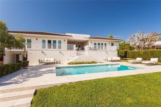 Building Photo - 6831 Sunrise Ct