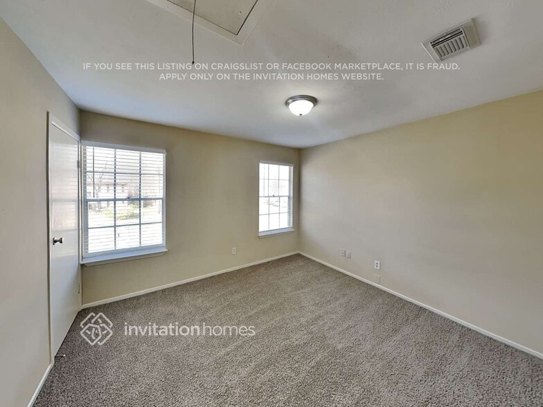 Building Photo - 2022 Oak Shores Dr