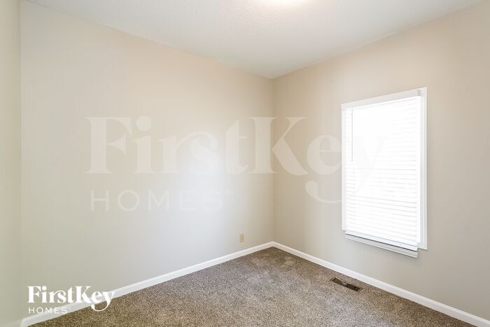 Building Photo - 3720 Heather Dr