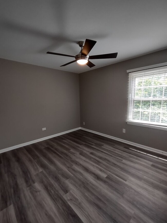 Building Photo - Newly Renovated Condo located in "Coventry Woods"!