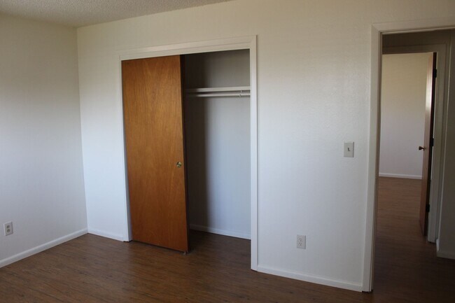 Building Photo - 6520 Climax Ave