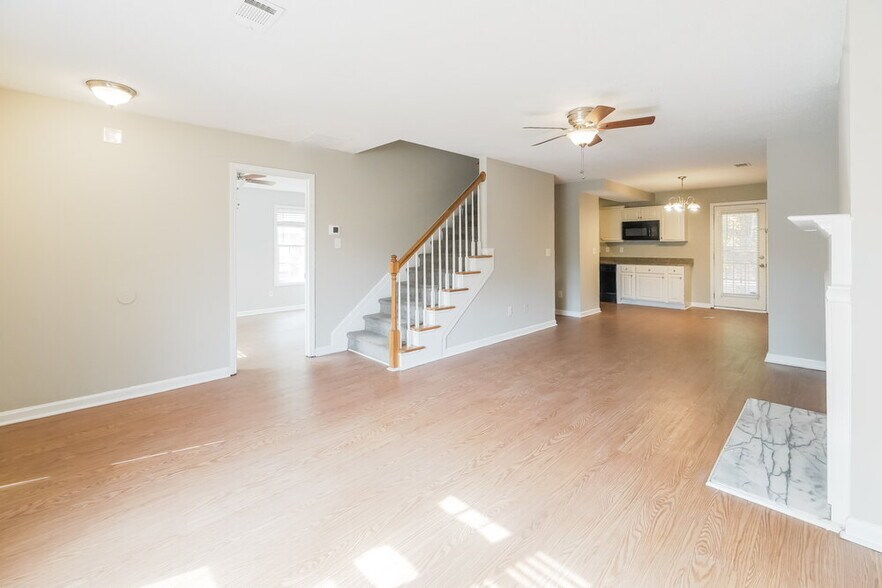 Building Photo - 11081 Knotty Pine Pl