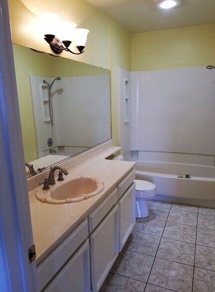 Building Photo - 4760 Templeton St