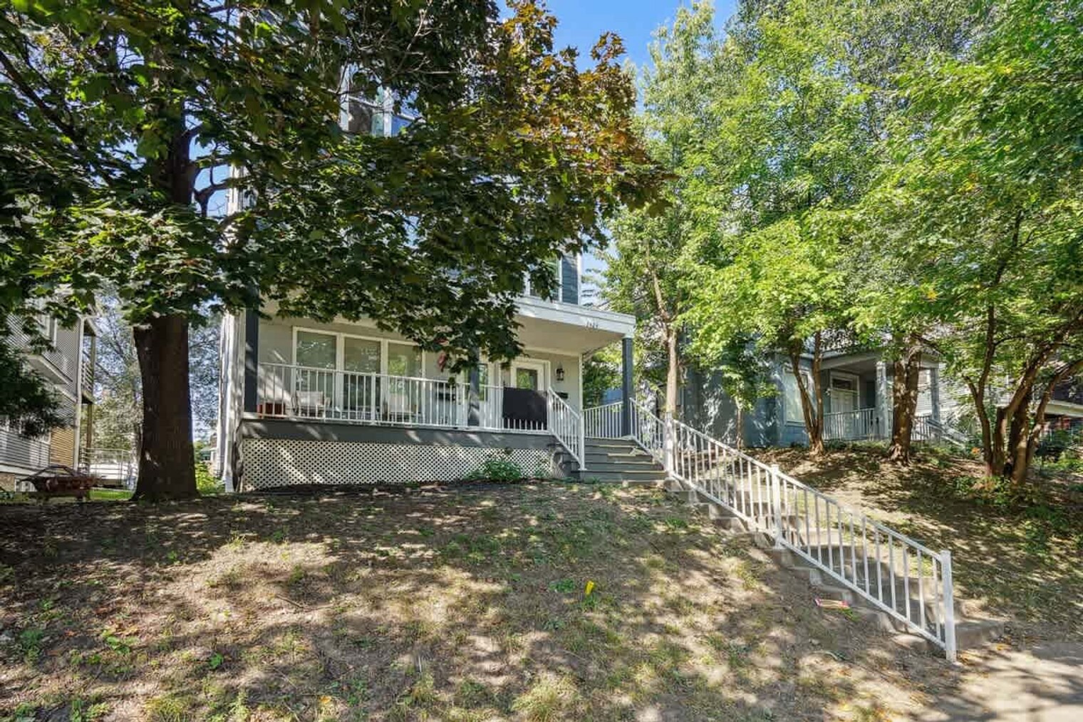 Building Photo - 2424 Lyndale Ave S
