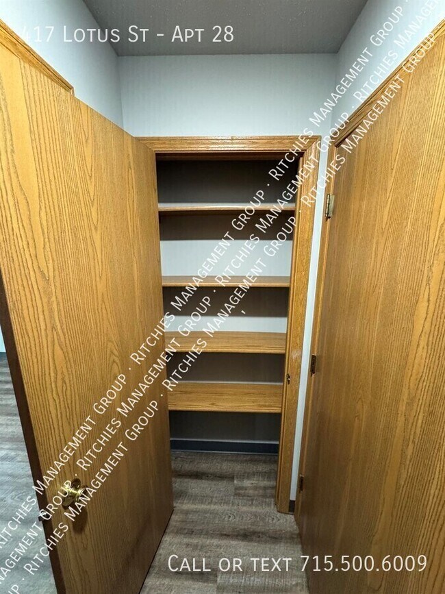 Building Photo - 417 Lotus St