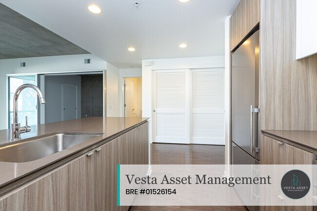 Building Photo - Designer 2-Bedroom in Iconic VIDA Residences