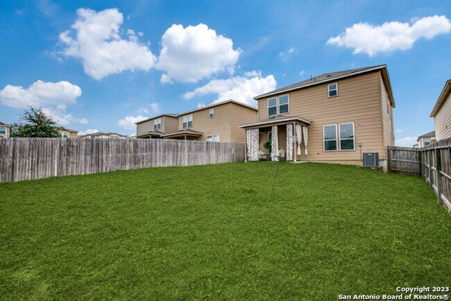 Building Photo - 3 Bedroom 2.5 Bathroom Silver Canyon Subdivision