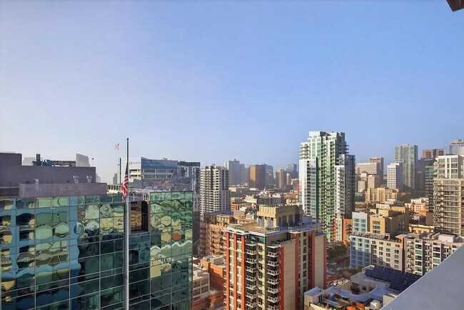 Building Photo - 321 Tenth Ave