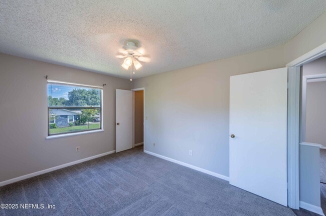 Building Photo - 890 Hibiscus St