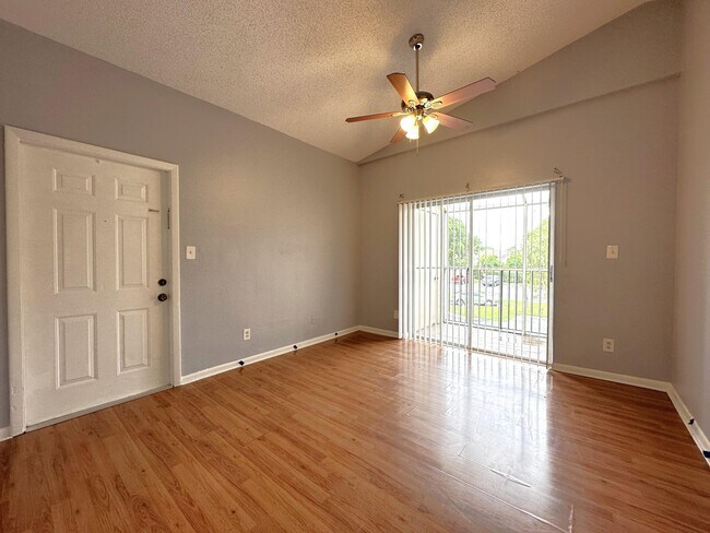 Building Photo - 640 Cypress Club Way